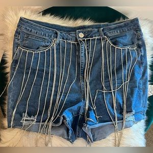 Fashion to Figure SHORTS, only the Shorts are for sale in this Picture!!!